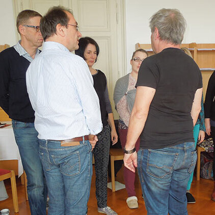 Aufstellungsarbeit mit Repräsentant:innen