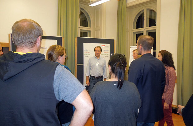 Teilnehmergruppe im Seminarraum
